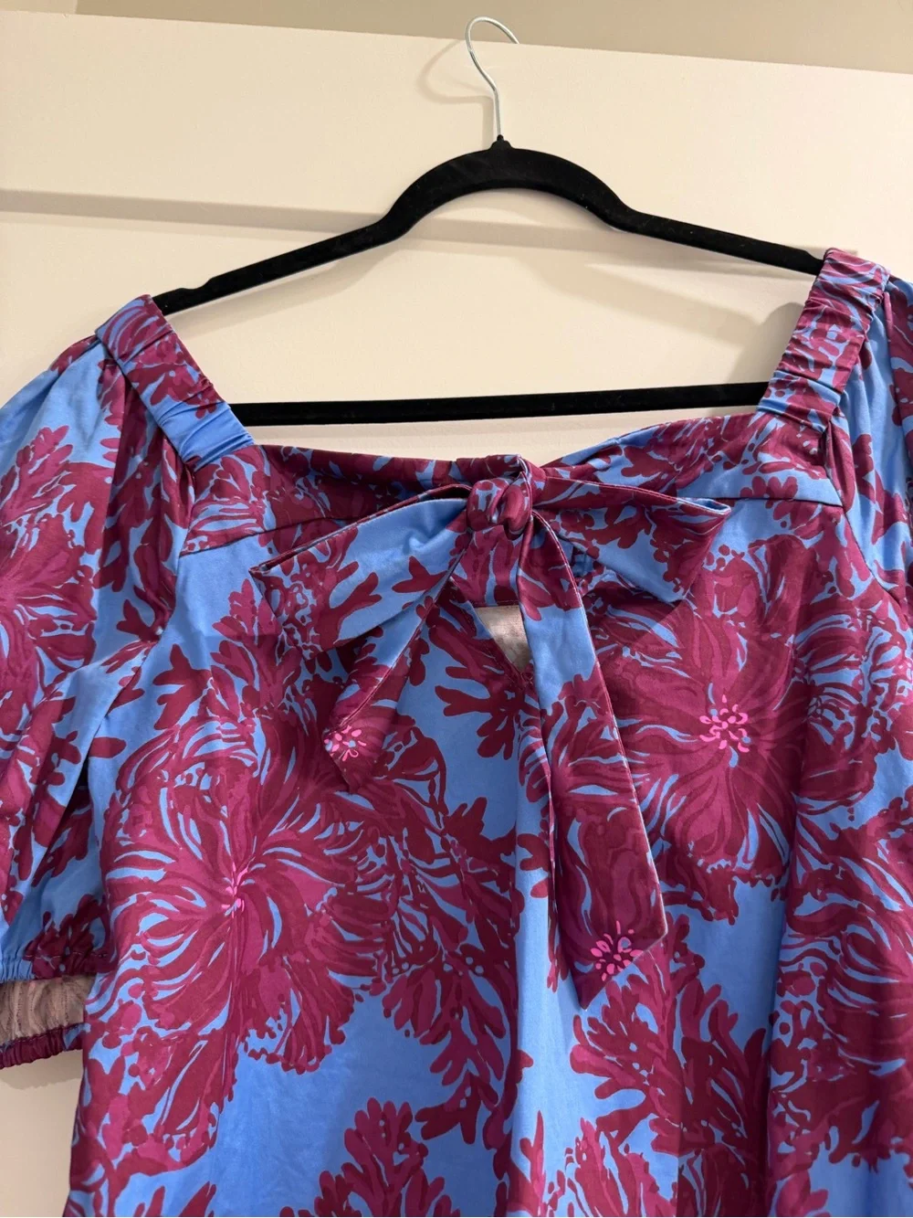 Lilly Pulitzer Torrey Short Sleeve Stretch Top with Tie Back size 8